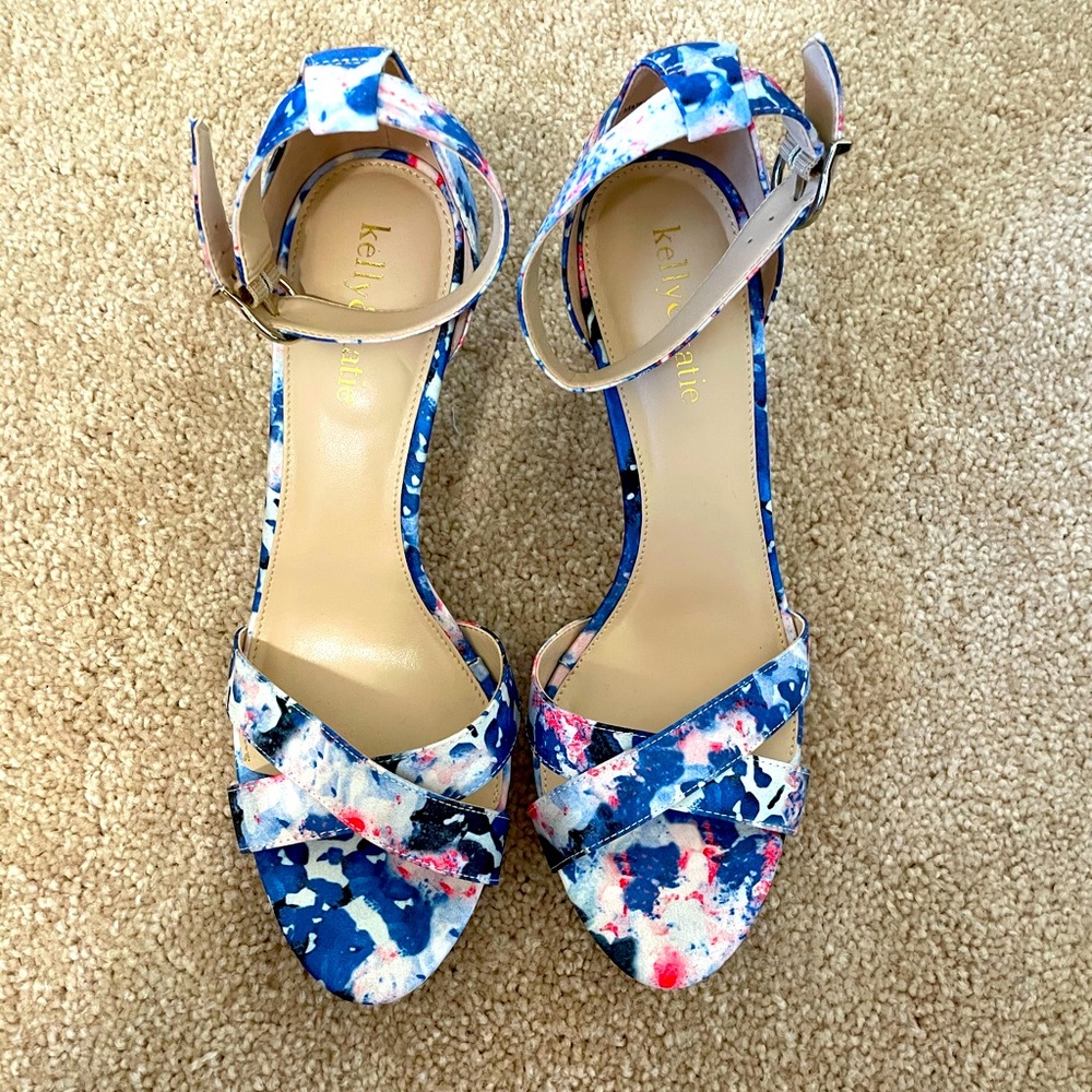 NWOT Kelly & Katie heeled sandals